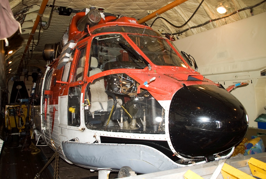 Helicopter loaded into IL-76