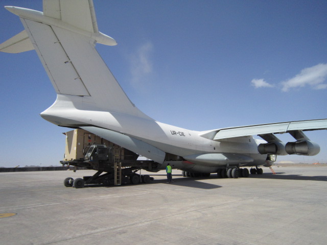 Loading ZetAvia IL-76 UR-CIE